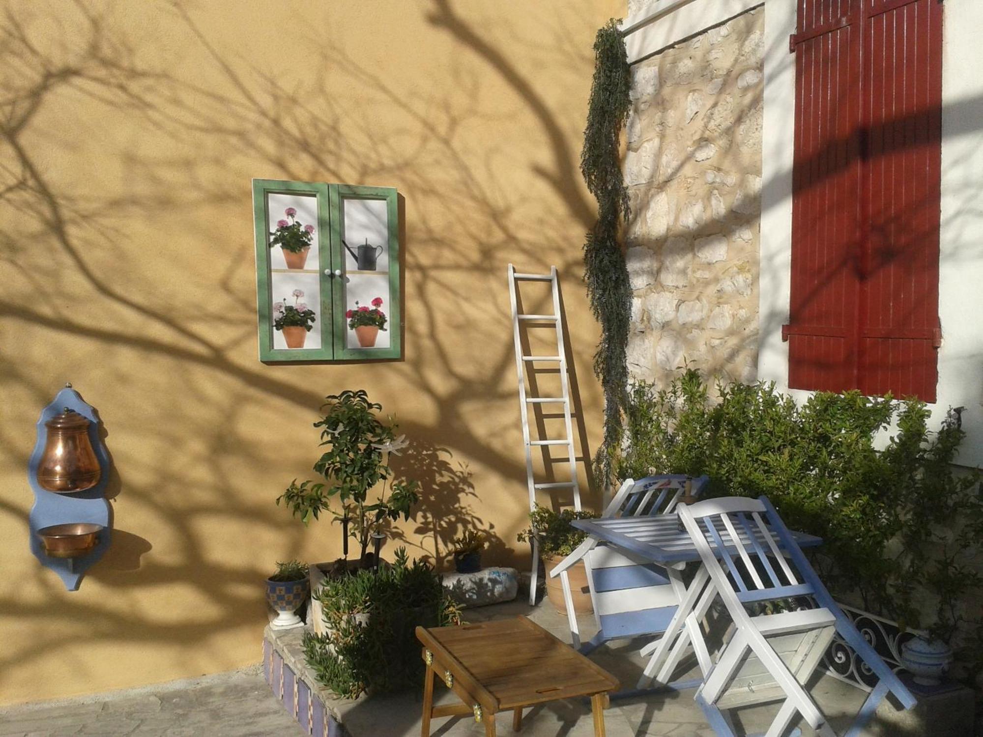 B&B Le Clos Des Cigales Кассі Номер фото