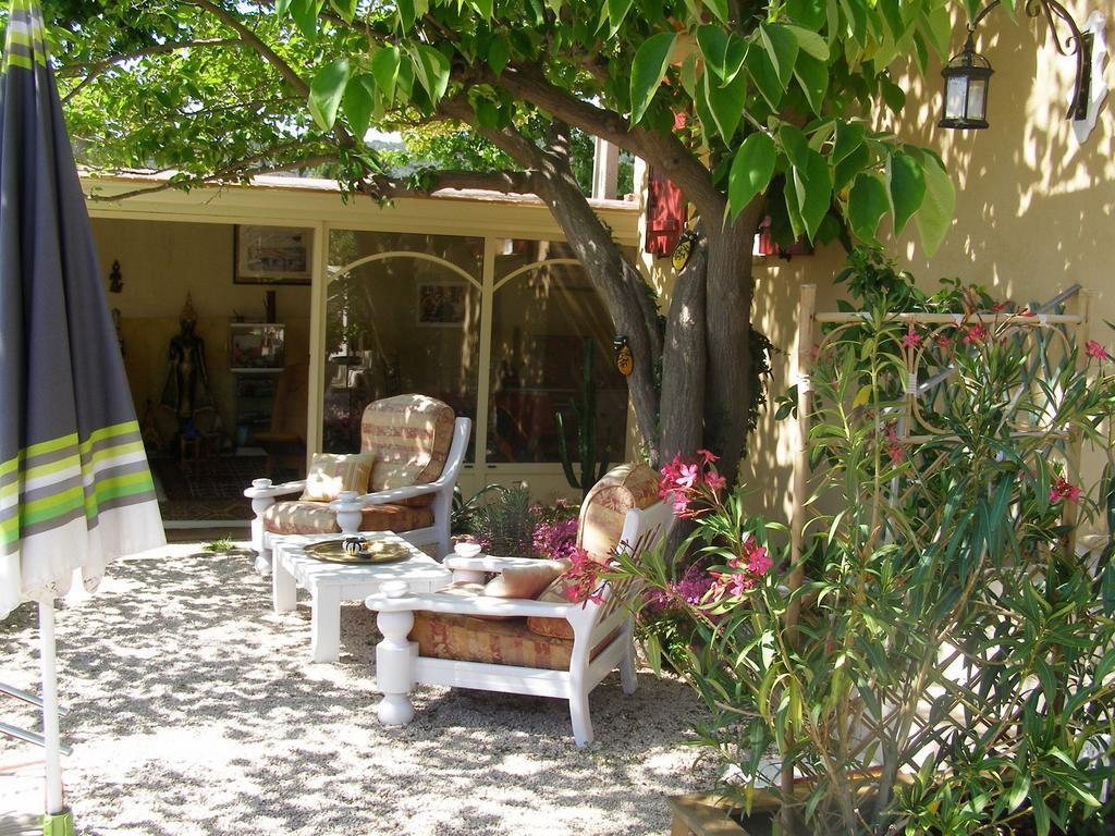 B&B Le Clos Des Cigales Кассі Екстер'єр фото