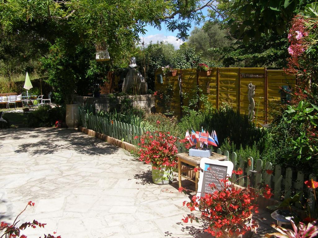 B&B Le Clos Des Cigales Кассі Екстер'єр фото