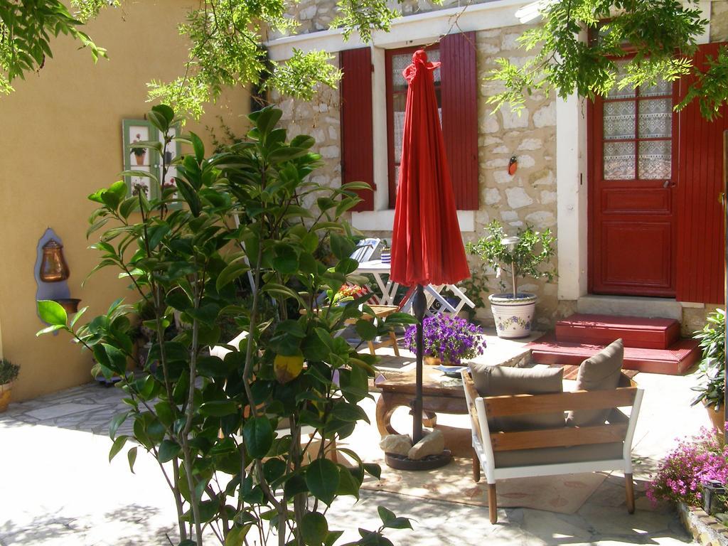 B&B Le Clos Des Cigales Кассі Екстер'єр фото